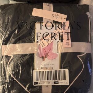 Victoria's Secret Black and Pink Women's long sleeve & pants set Pajama set!